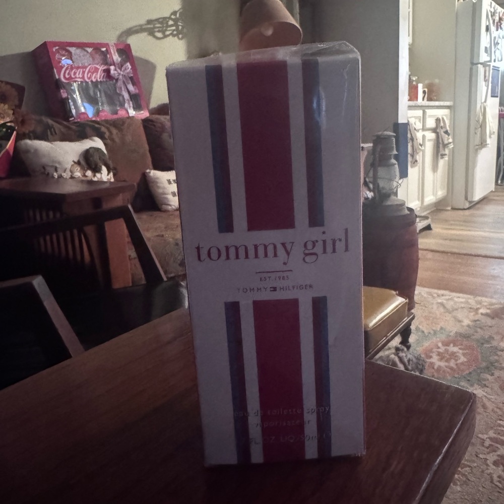 Tommy Hilfiger  Girl Fragrance Box in Red, White, and Blue - Picture 6 of 6